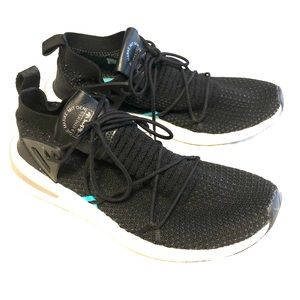 Adidas gym shoes size 9